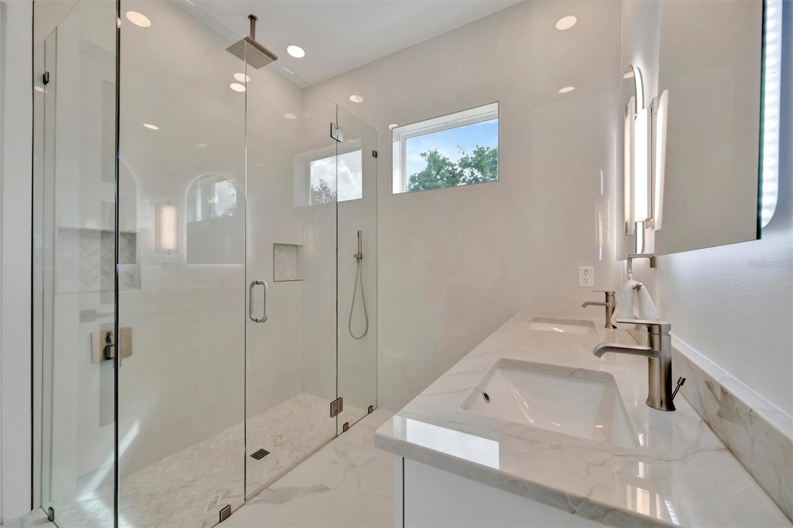 HIGHLAND PINES - Residential