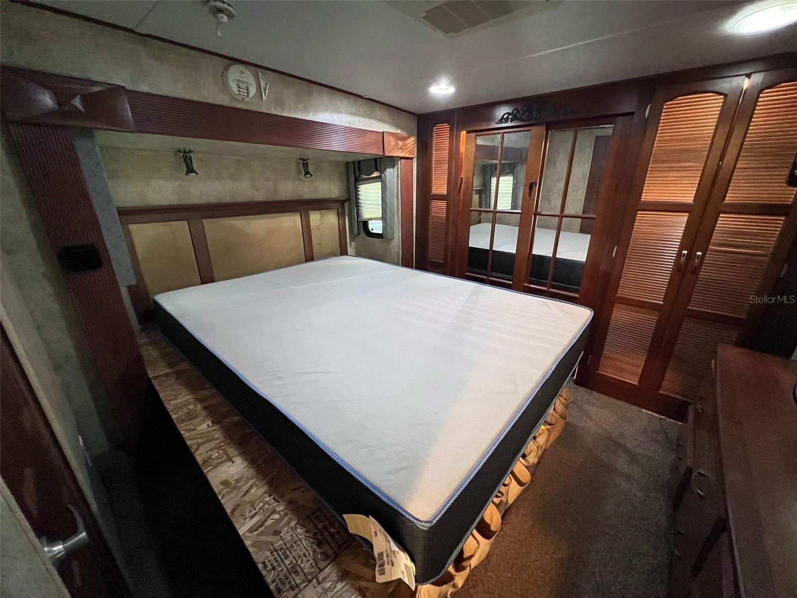 YOGI BEARS JELLYSTONE PARK CONDO - Land