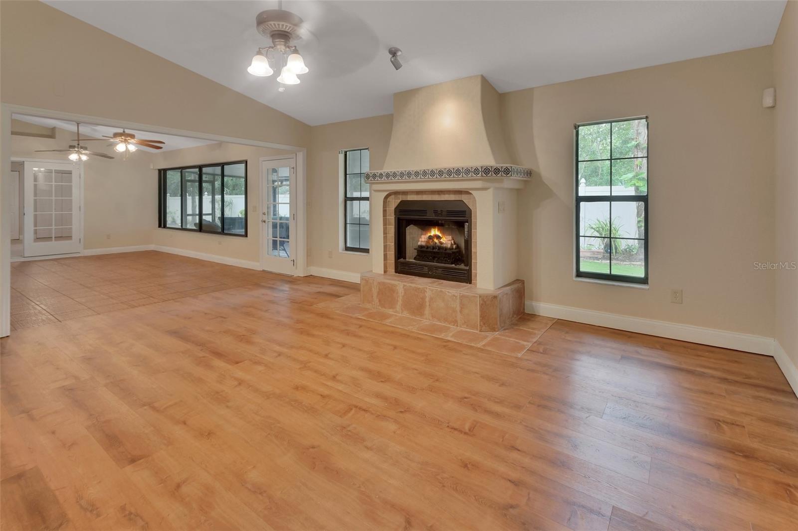 GLEN OAKS REP 01 - Residential