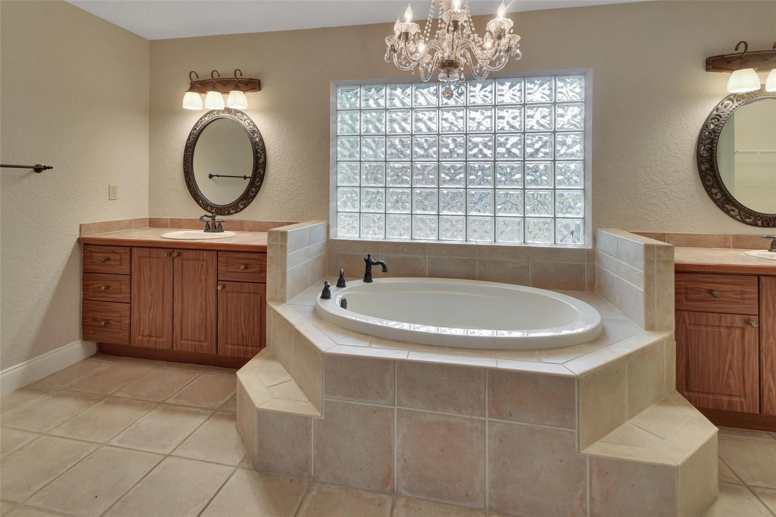 GLEN OAKS REP 01 - Residential