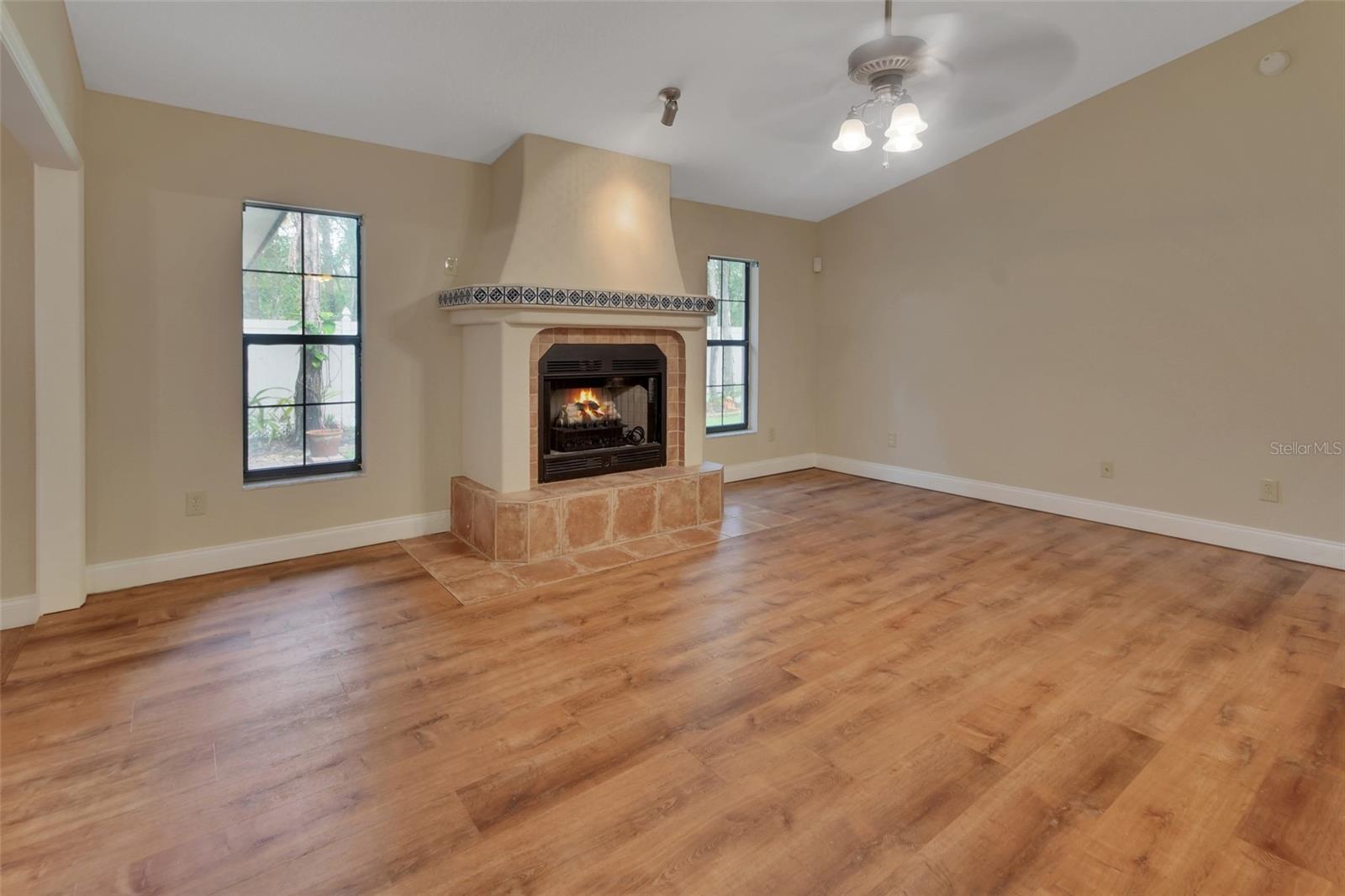 GLEN OAKS REP 01 - Residential