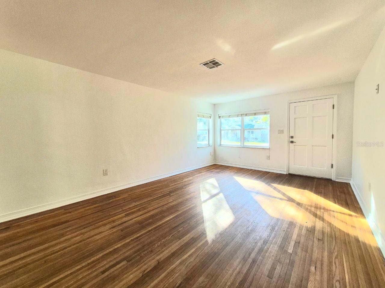 NORTH NEW SUBURB BEAUTIFUL - Residential Lease