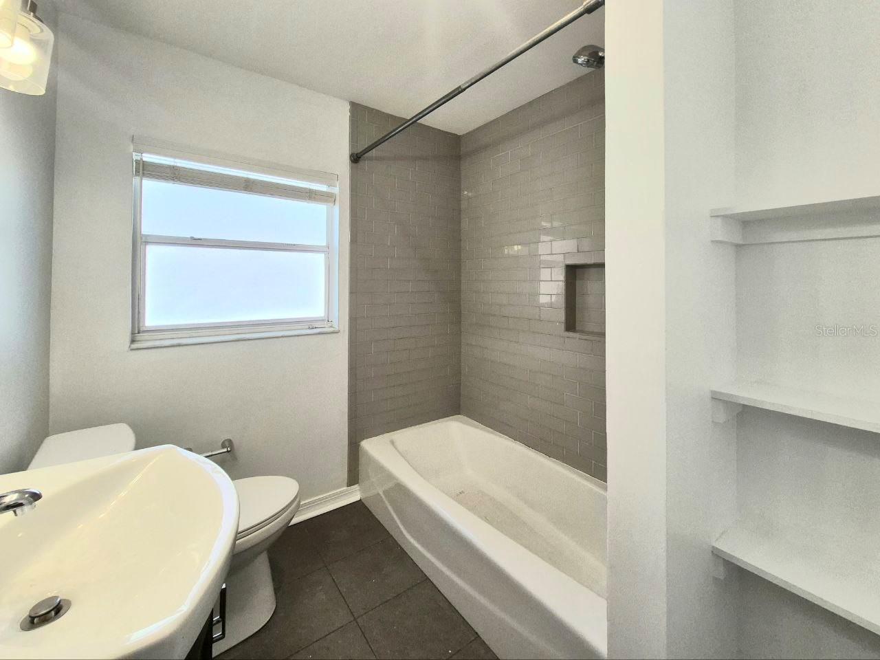 NORTH NEW SUBURB BEAUTIFUL - Residential Lease