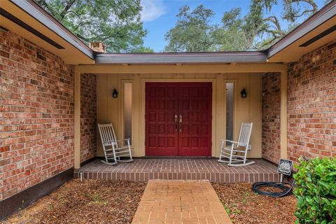 A home in LAKELAND