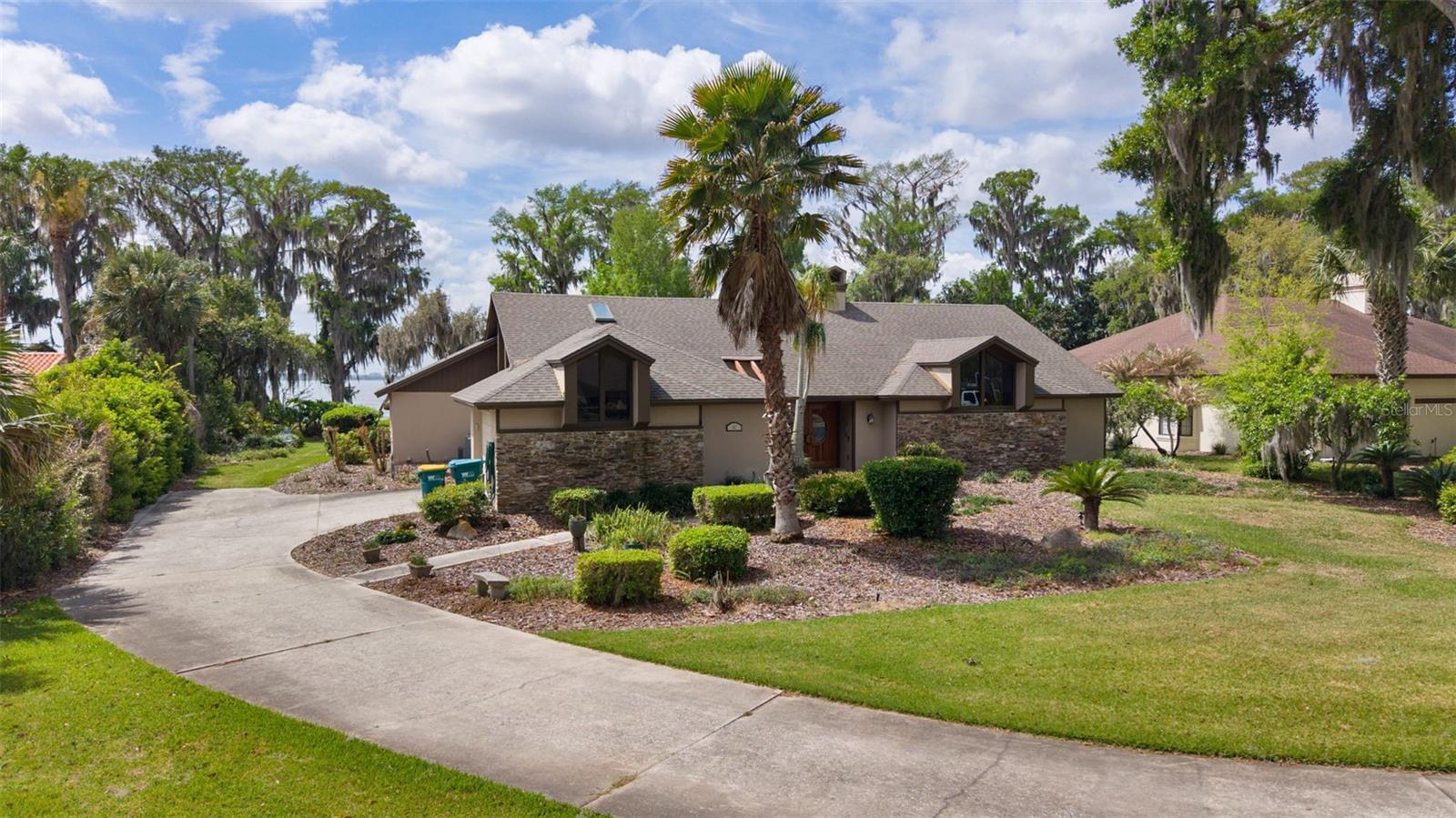 EUSTIS PROMONTORY COVE - Residential