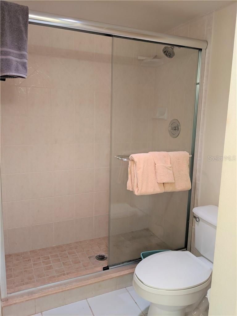 ASHTON LAKES 01 & 02 - Residential Lease