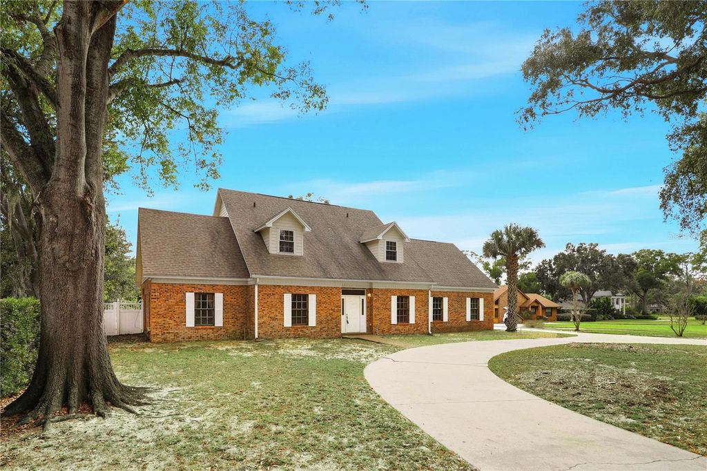 Photo of 11472 Park Avenue NE, Windermere, FL 34786 (MLS # G5105731)