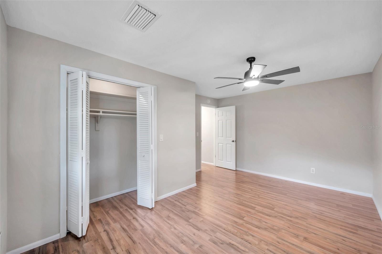 BARRETT MANOR - Residential Lease