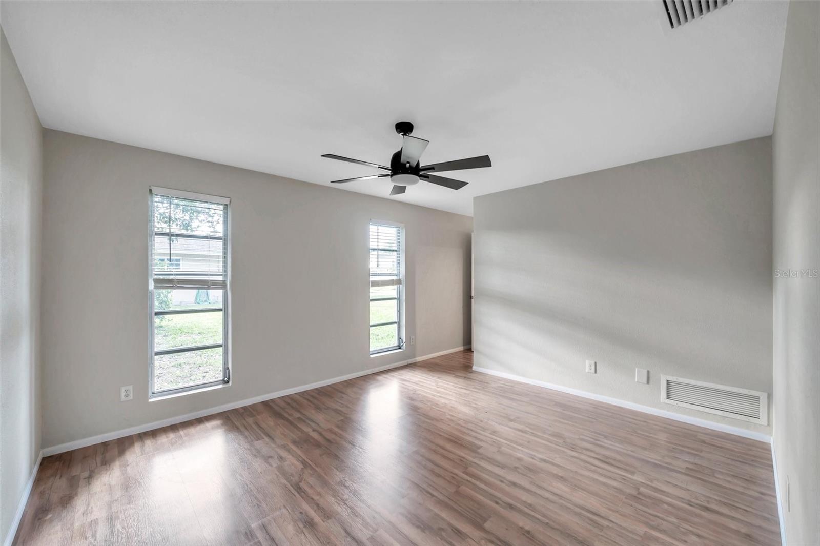 BARRETT MANOR - Residential Lease