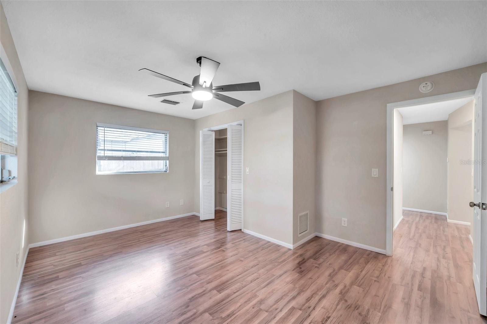 BARRETT MANOR - Residential Lease