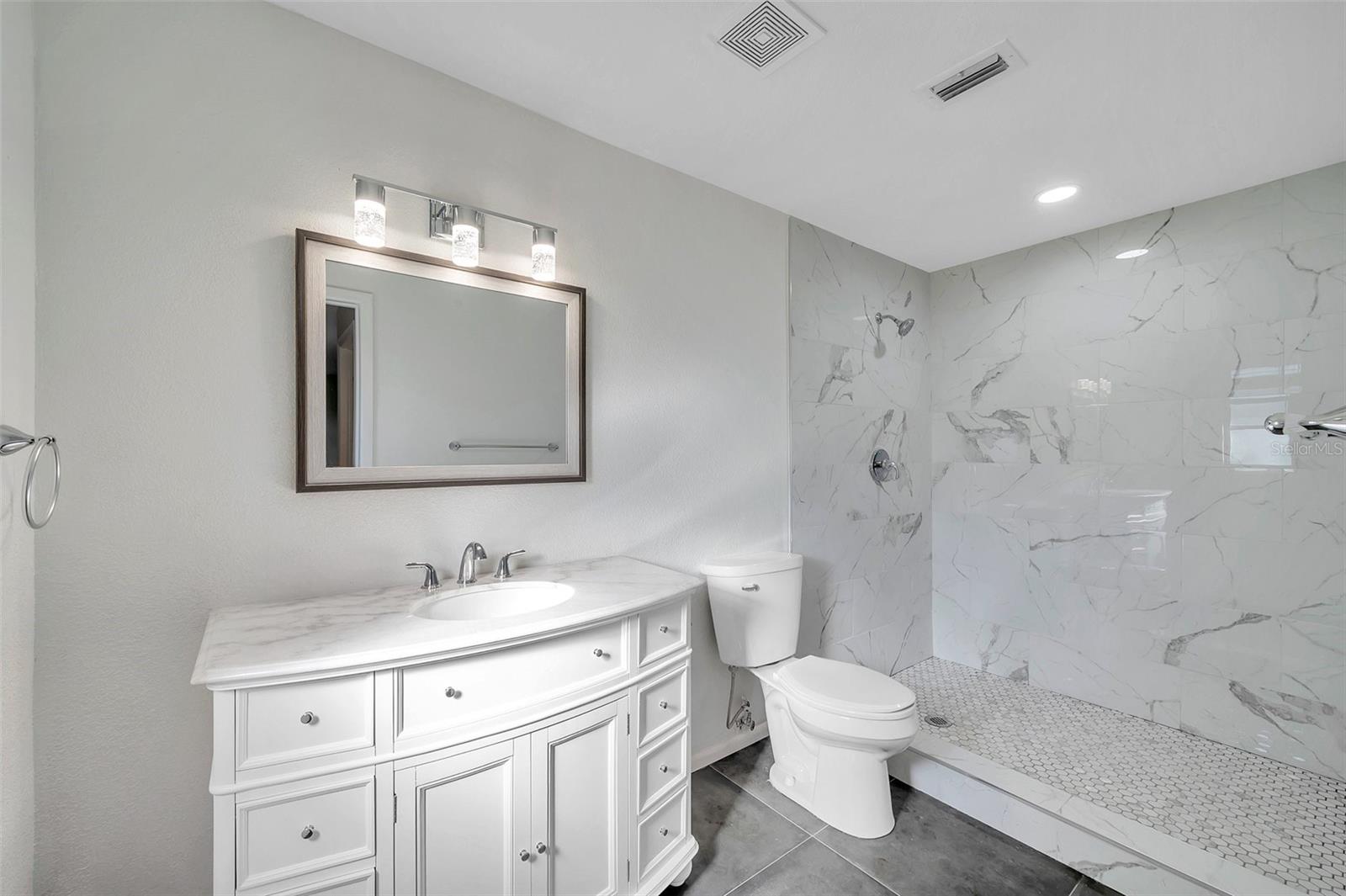 BARRETT MANOR - Residential Lease