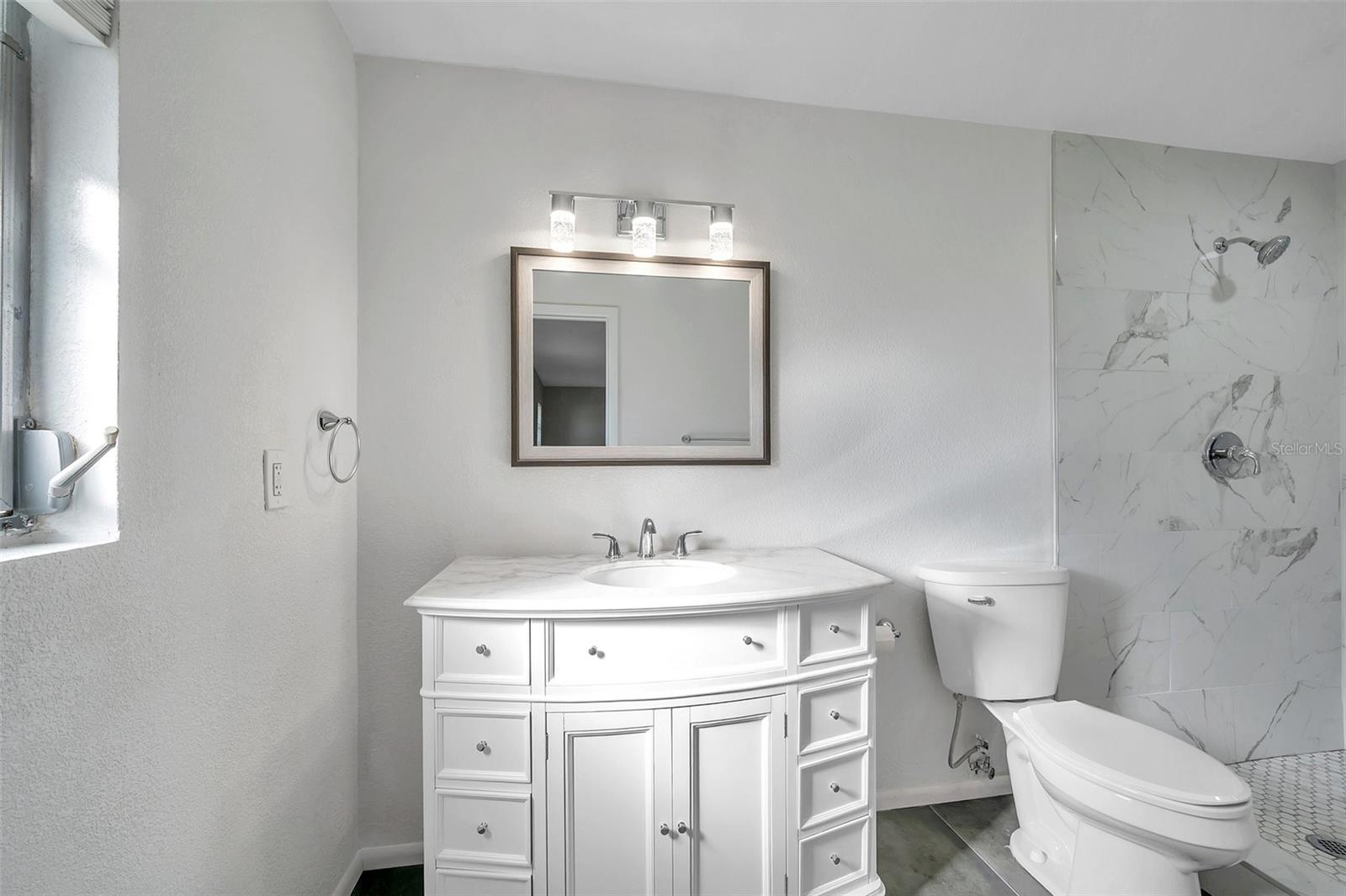 BARRETT MANOR - Residential Lease