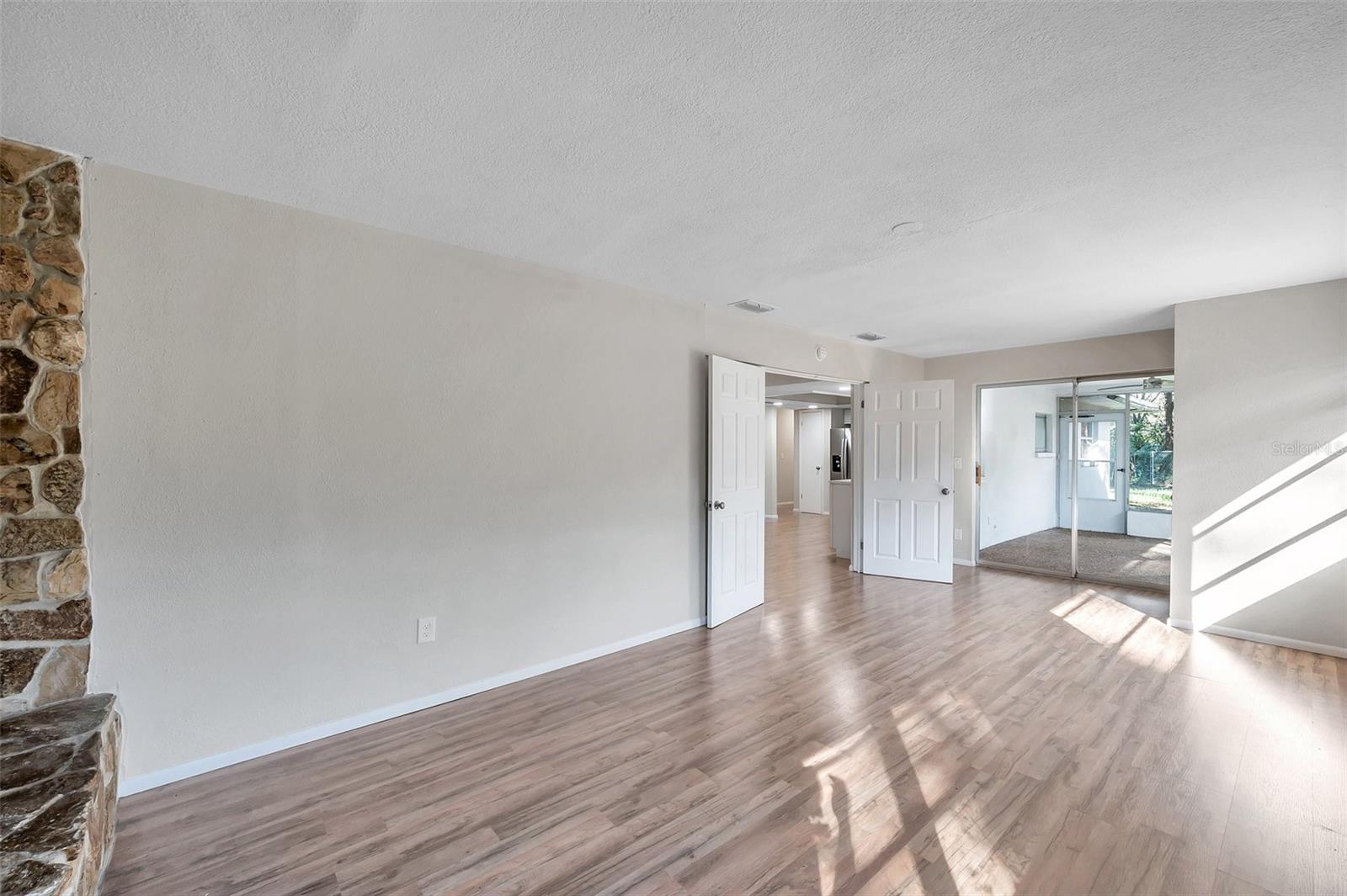 BARRETT MANOR - Residential Lease