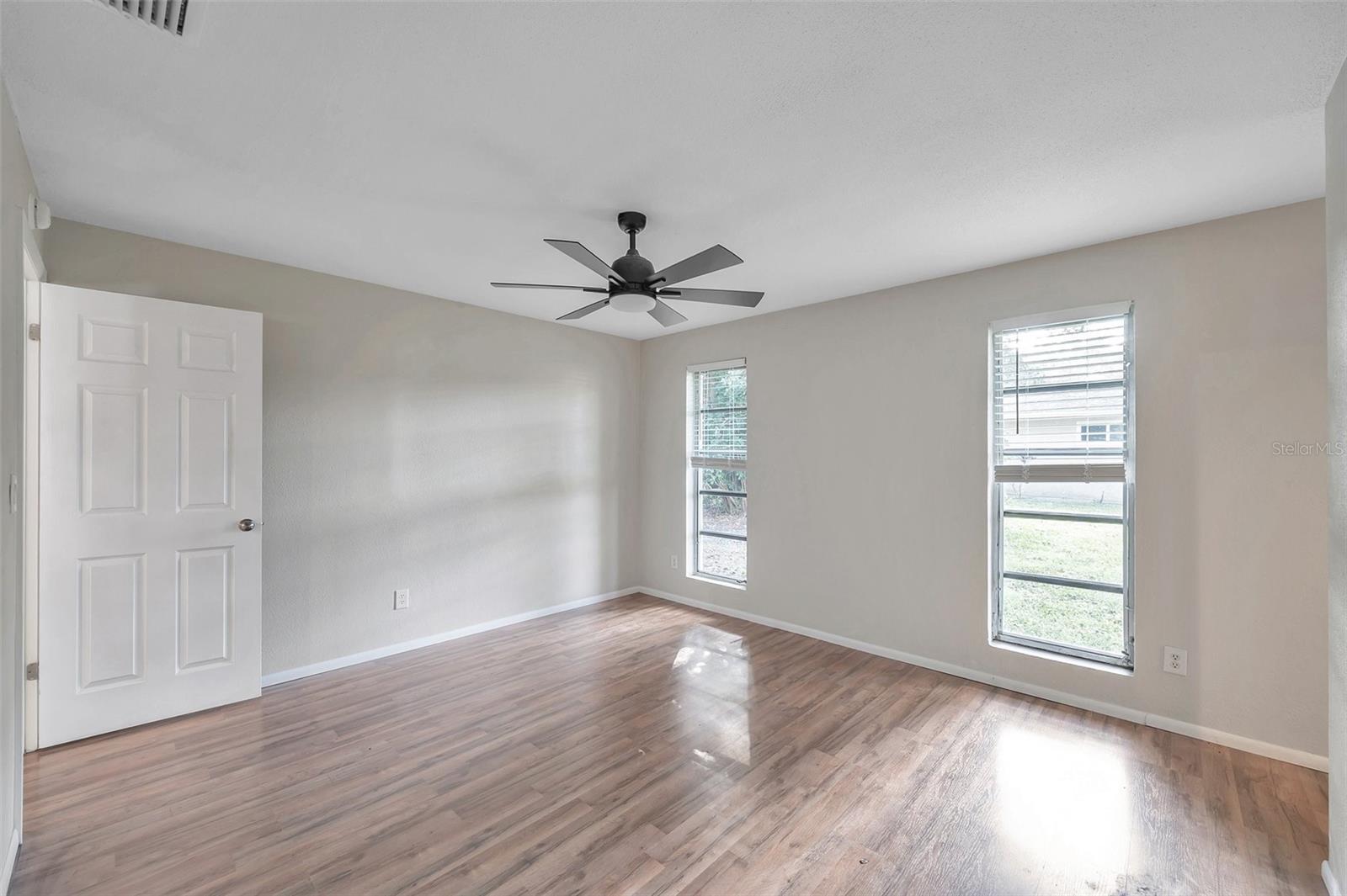 BARRETT MANOR - Residential Lease