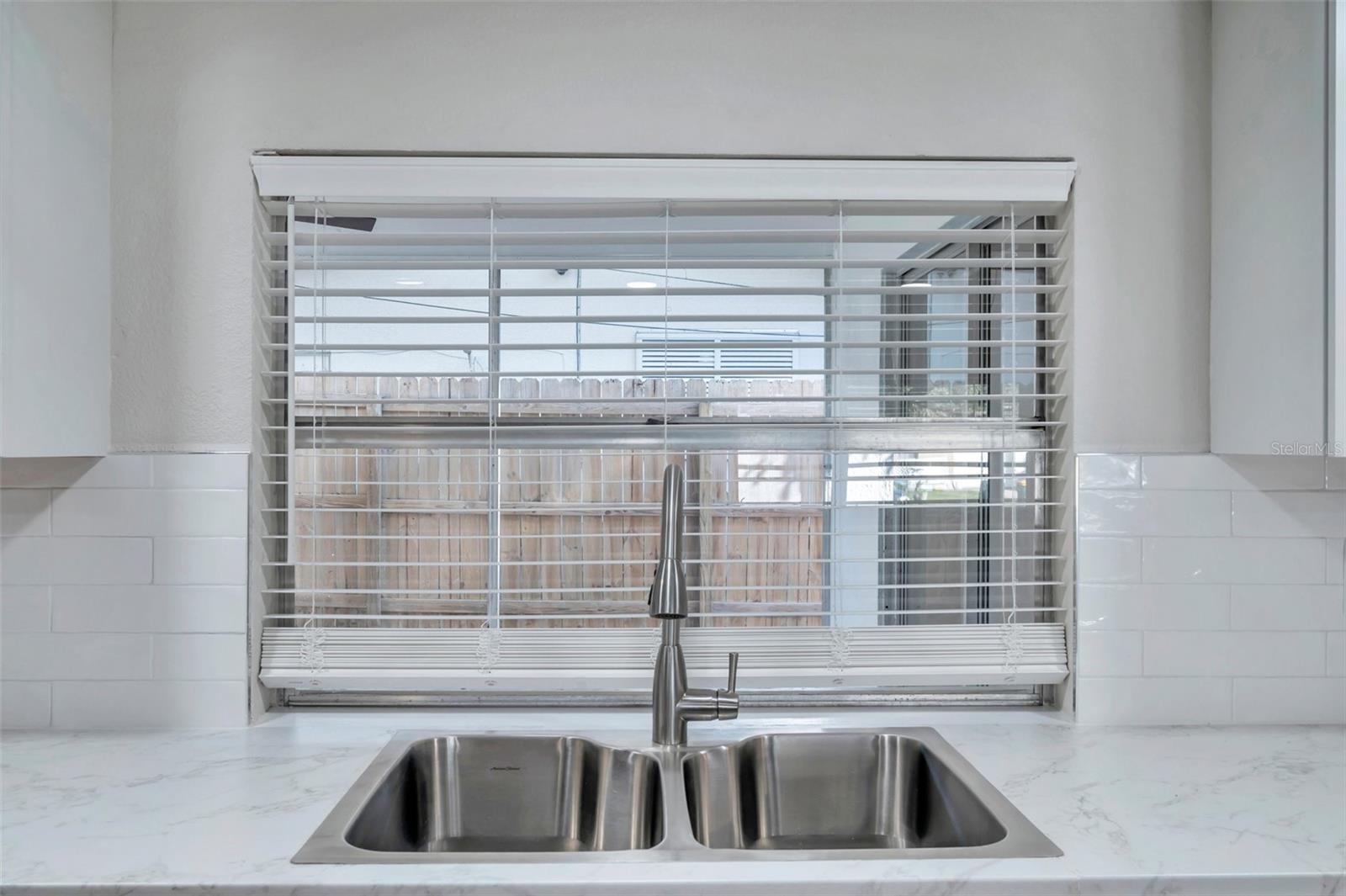 BARRETT MANOR - Residential Lease