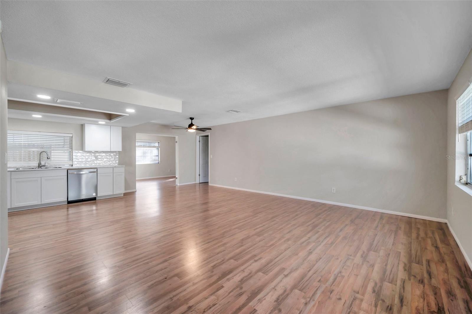 BARRETT MANOR - Residential Lease