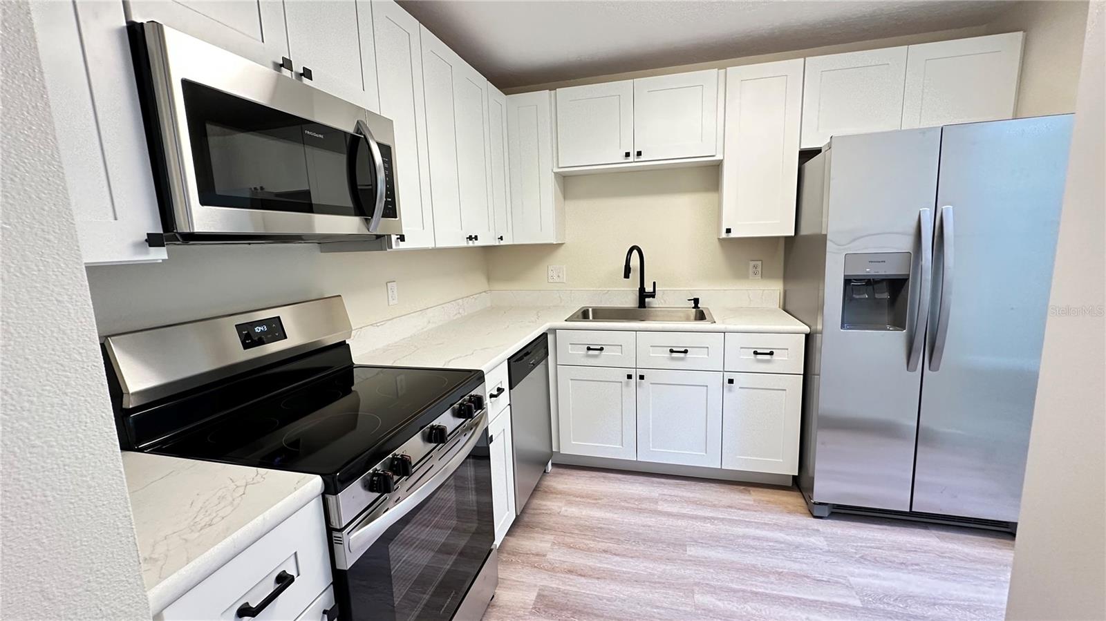 ROCKLEDGE COUNTRY CLUB ESTATES - Residential