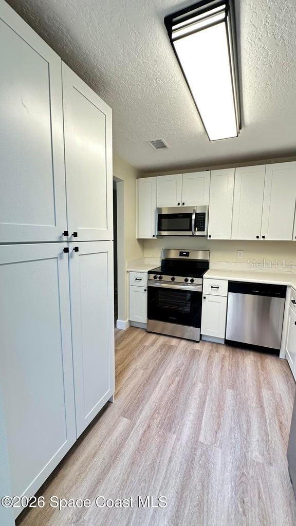 ROCKLEDGE COUNTRY CLUB ESTATES - Residential