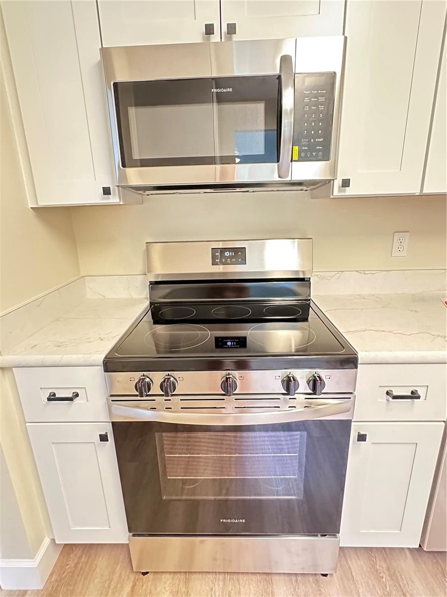ROCKLEDGE COUNTRY CLUB ESTATES - Residential