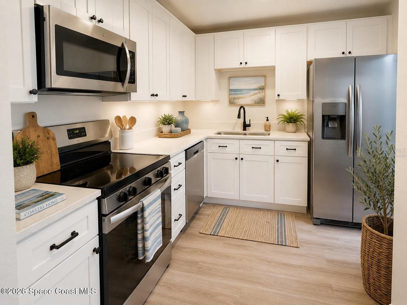 ROCKLEDGE COUNTRY CLUB ESTATES - Residential