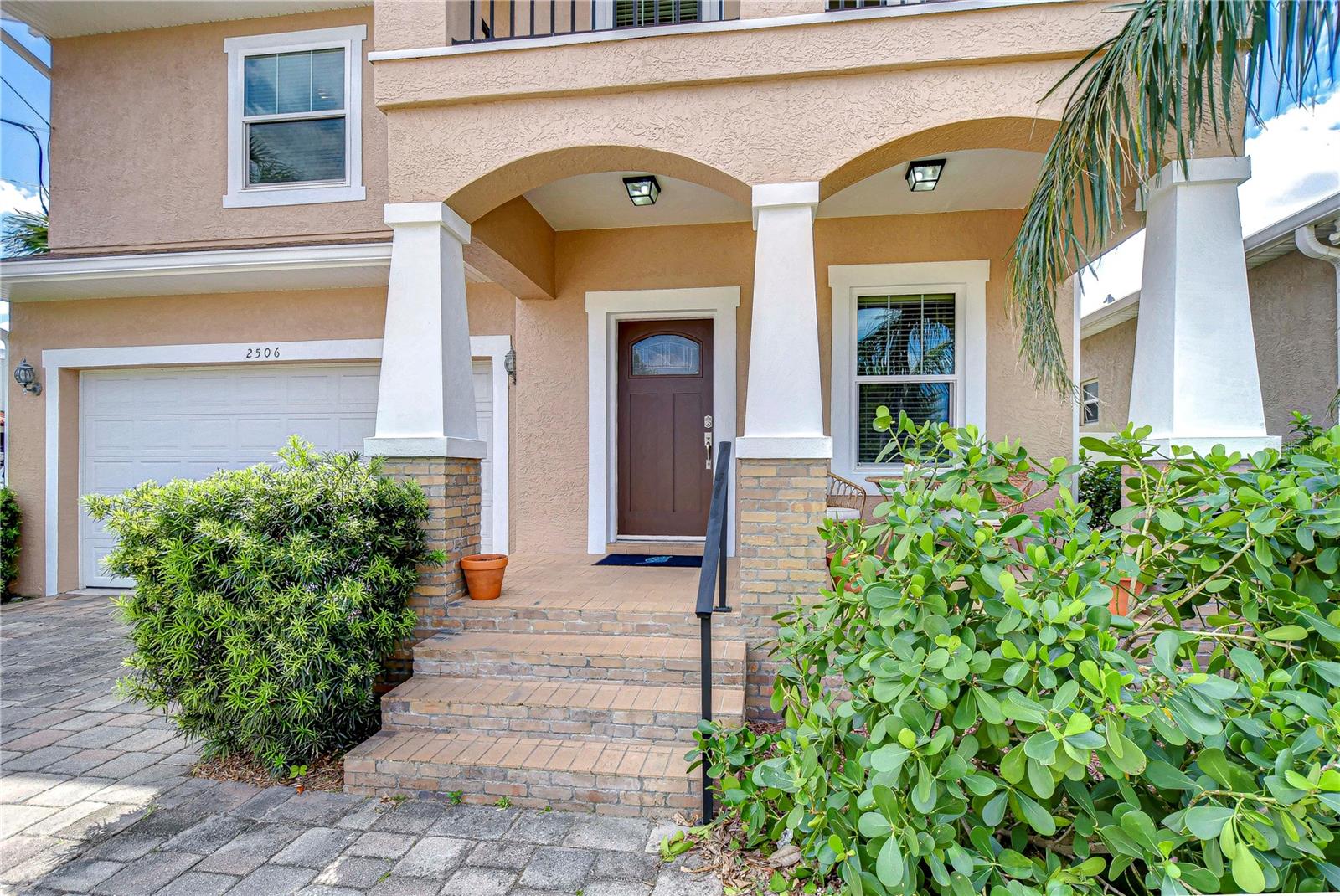 2506 W IVY STREET