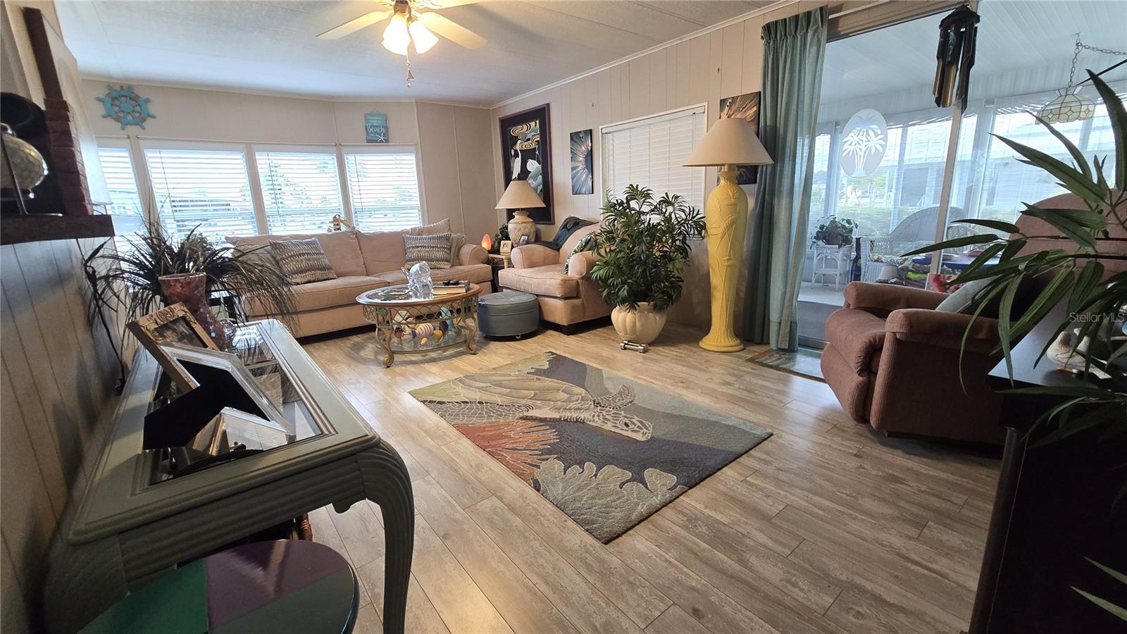 HOLIDAY MOB ESTATES 3RD ADD - Residential