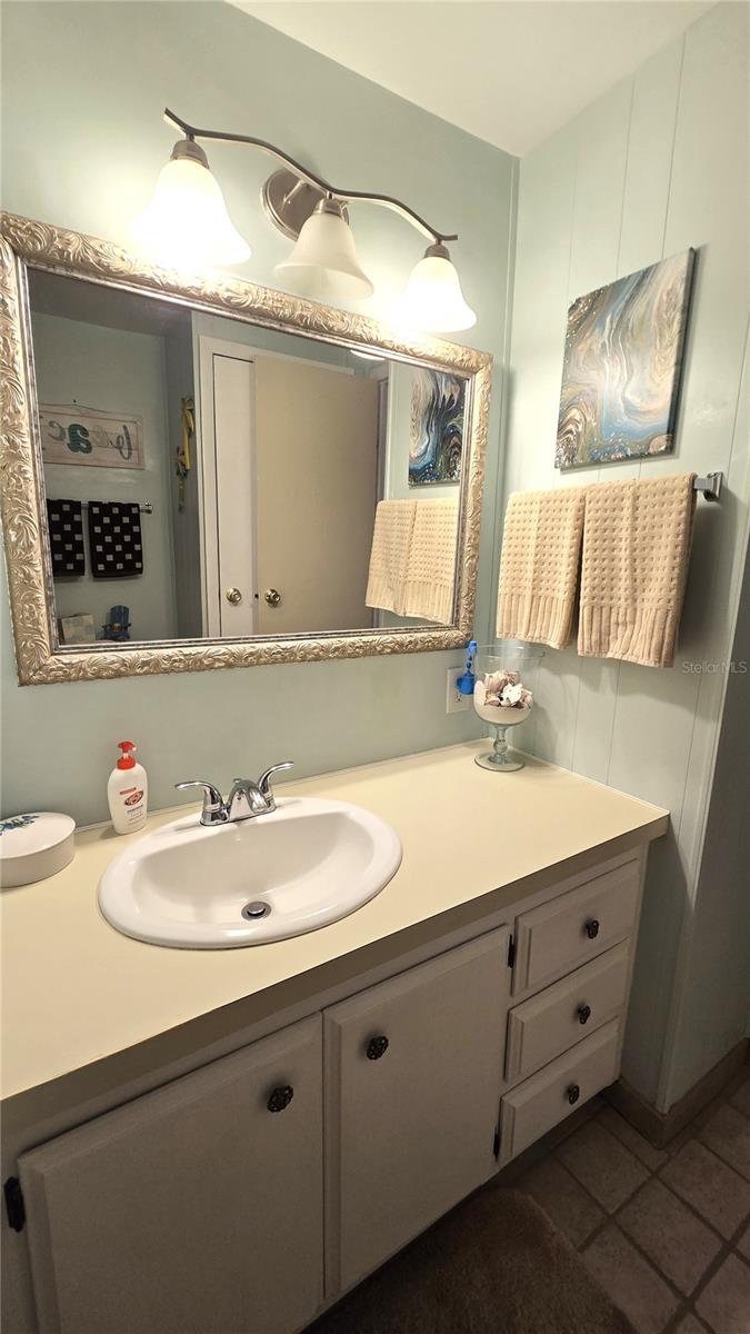 HOLIDAY MOB ESTATES 3RD ADD - Residential