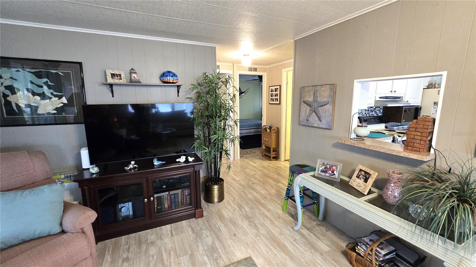 HOLIDAY MOB ESTATES 3RD ADD - Residential