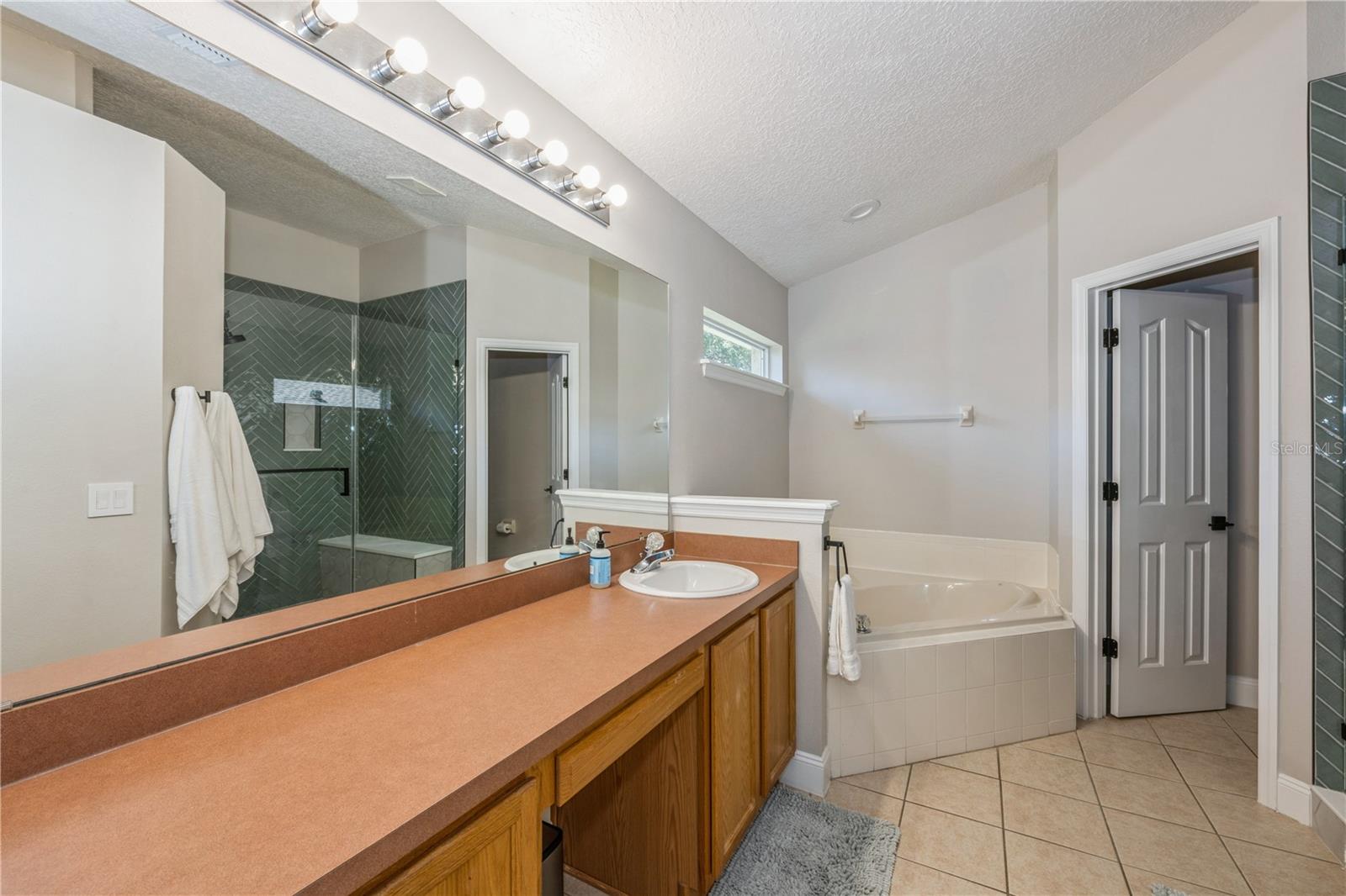 FAIRWAYS AT MT PLYMOUTH PH 01 LT 01 - Residential