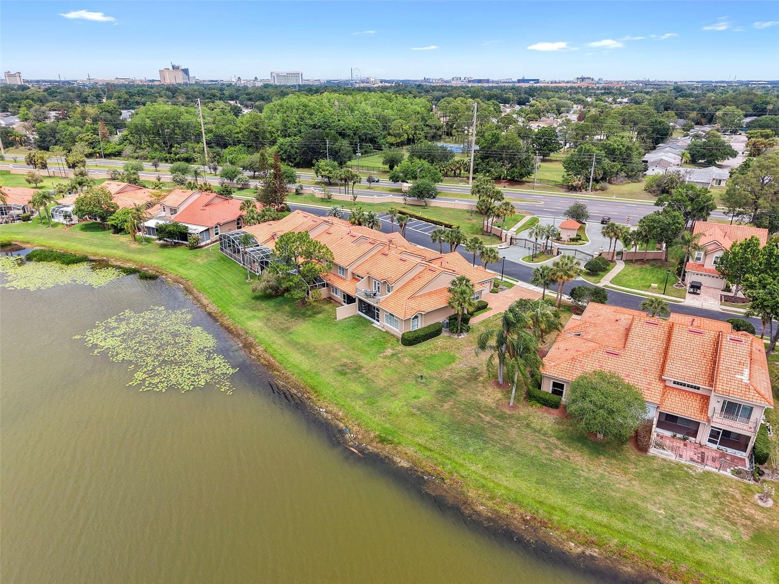 WATERVIEW TWNHMS SEC 01 - Residential