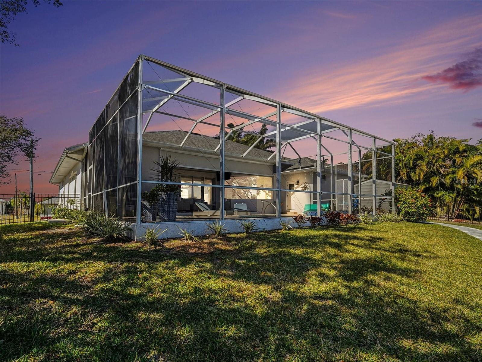 4256 BEACH VIEW COURT, PORT CHARLOTTE, FL, 33948 1 4256 BEACH VIEW COURT