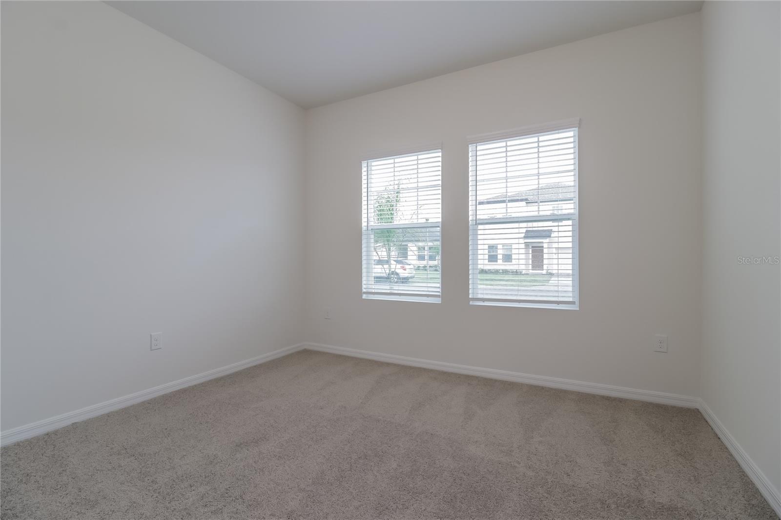 COASTAL WOODS UN B2 - Residential Lease