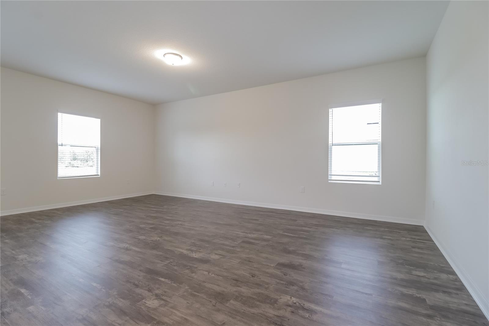 COASTAL WOODS UN B2 - Residential Lease