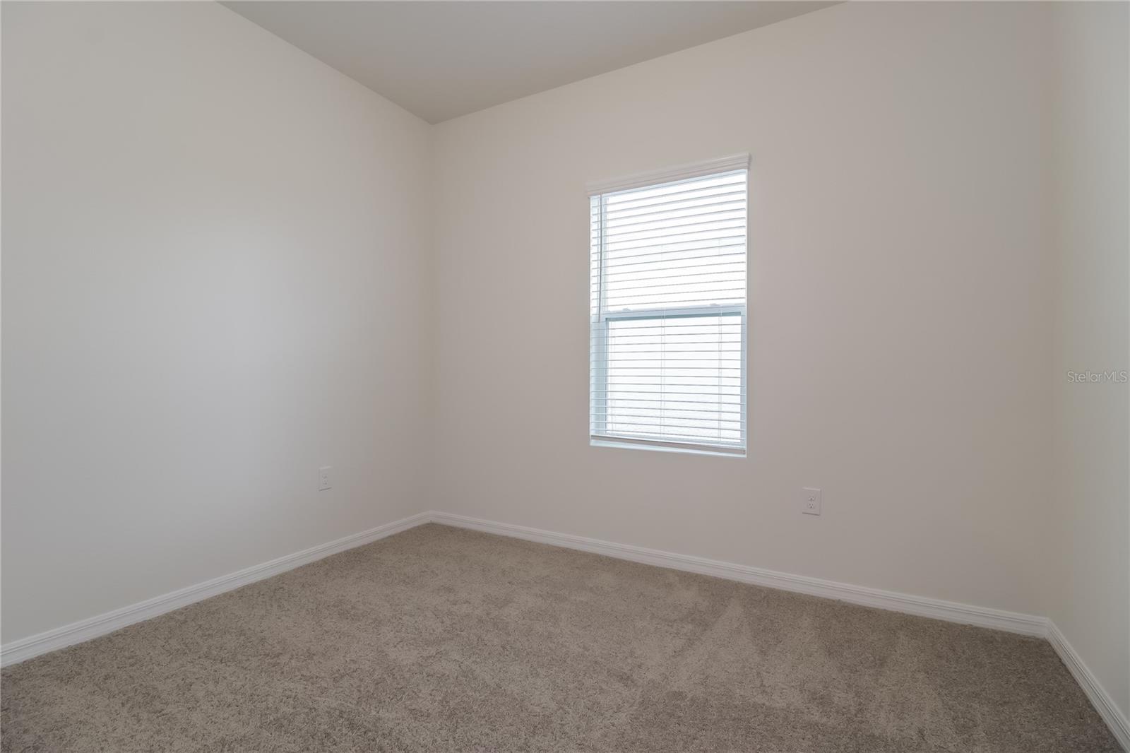 COASTAL WOODS UN B2 - Residential Lease