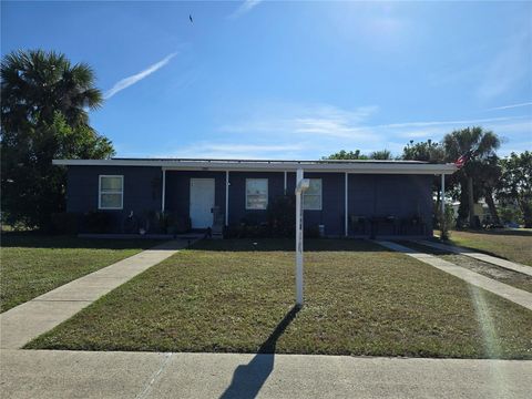 A home in PORT CHARLOTTE