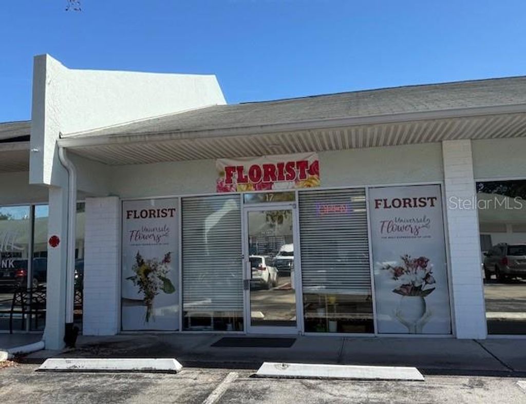 Photo of 120 Alexandria Boulevard #17, Oviedo, FL 32765 (MLS # O6394817)