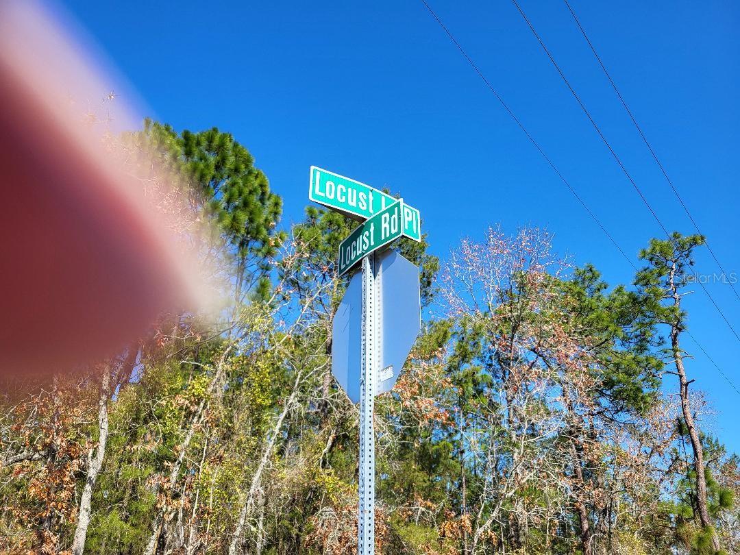 000 SE LOCUST LOOP PLACE