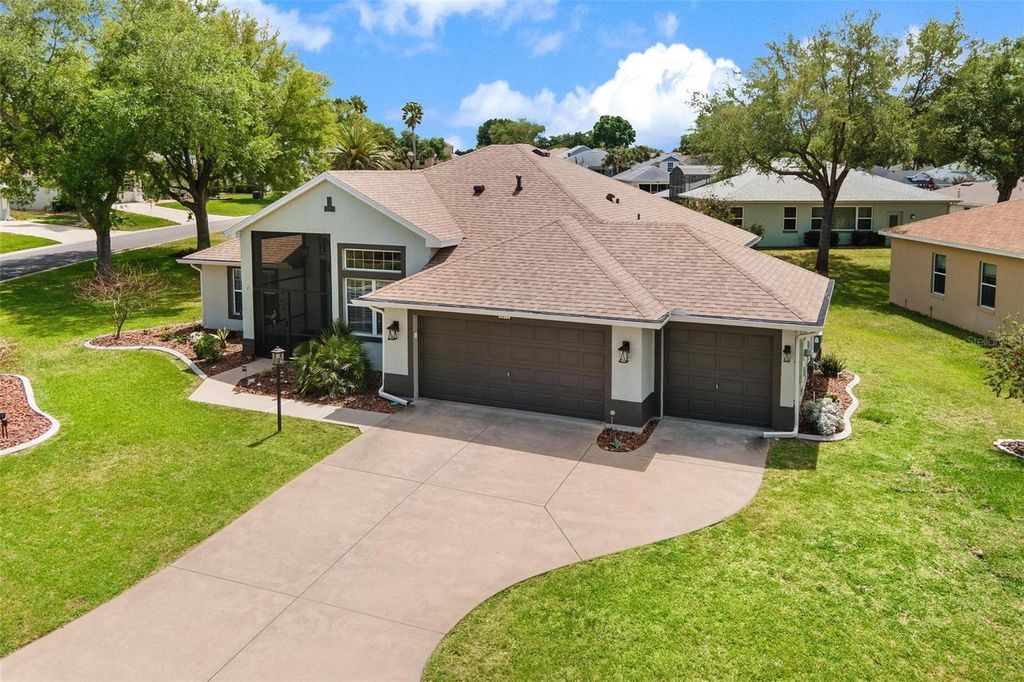 Photo of 6071 Sailboat Avenue, Tavares, FL 32778 (MLS # G5110536)