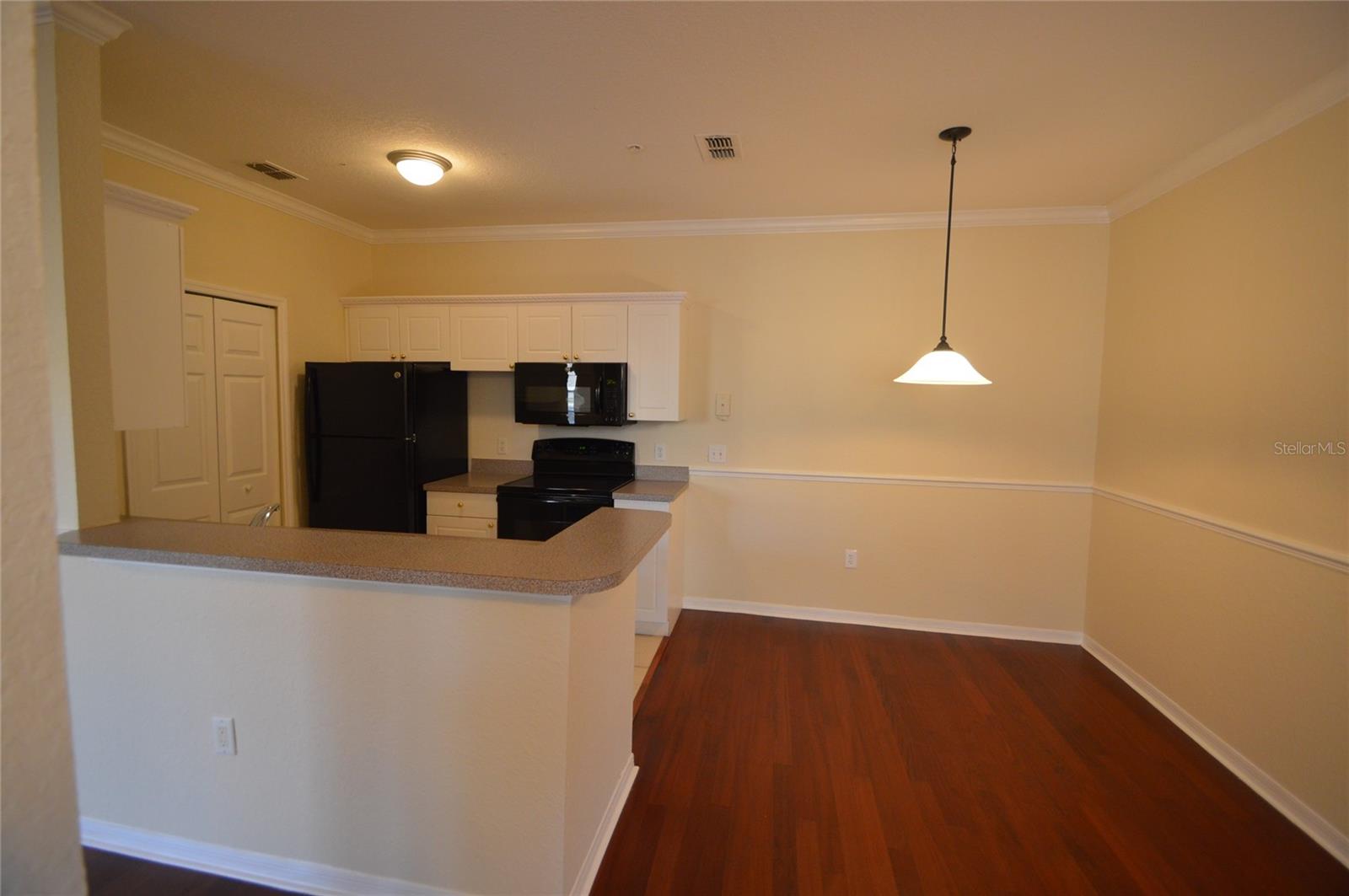 CRESCENT PLACE AT LAKE LOTUS CONDO - Residential Lease