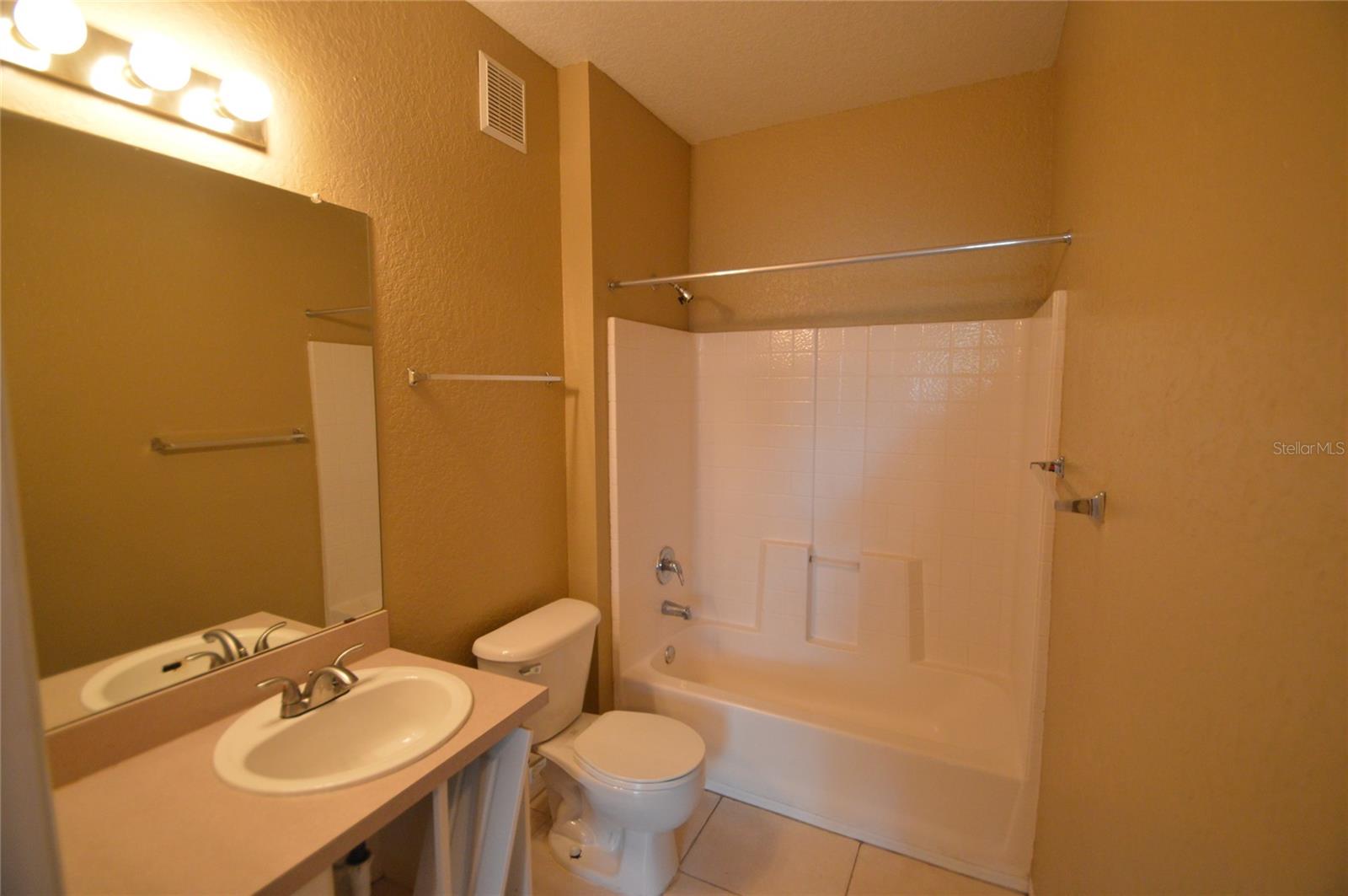 CRESCENT PLACE AT LAKE LOTUS CONDO - Residential Lease