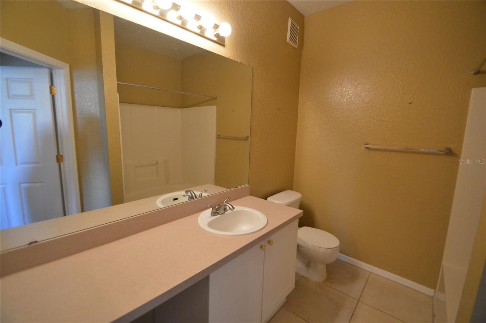 CRESCENT PLACE AT LAKE LOTUS CONDO - Residential Lease