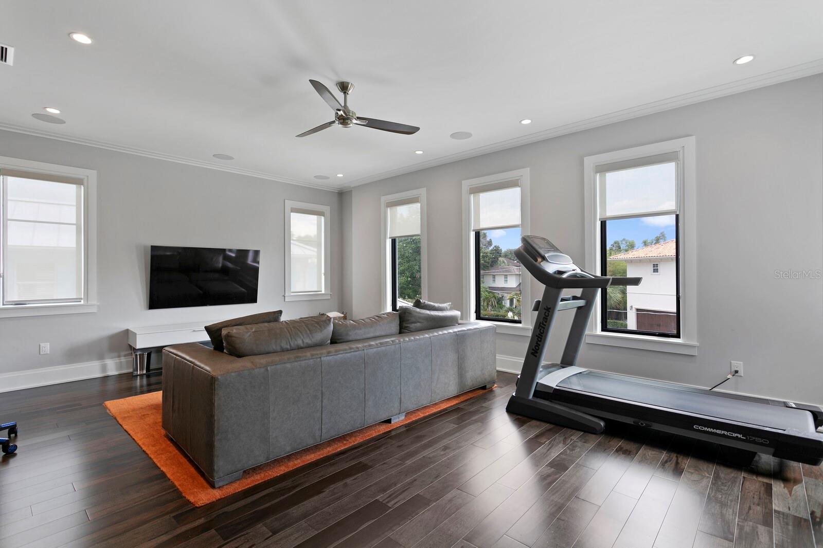 BAYSHORE ESTATES 4 - Residential