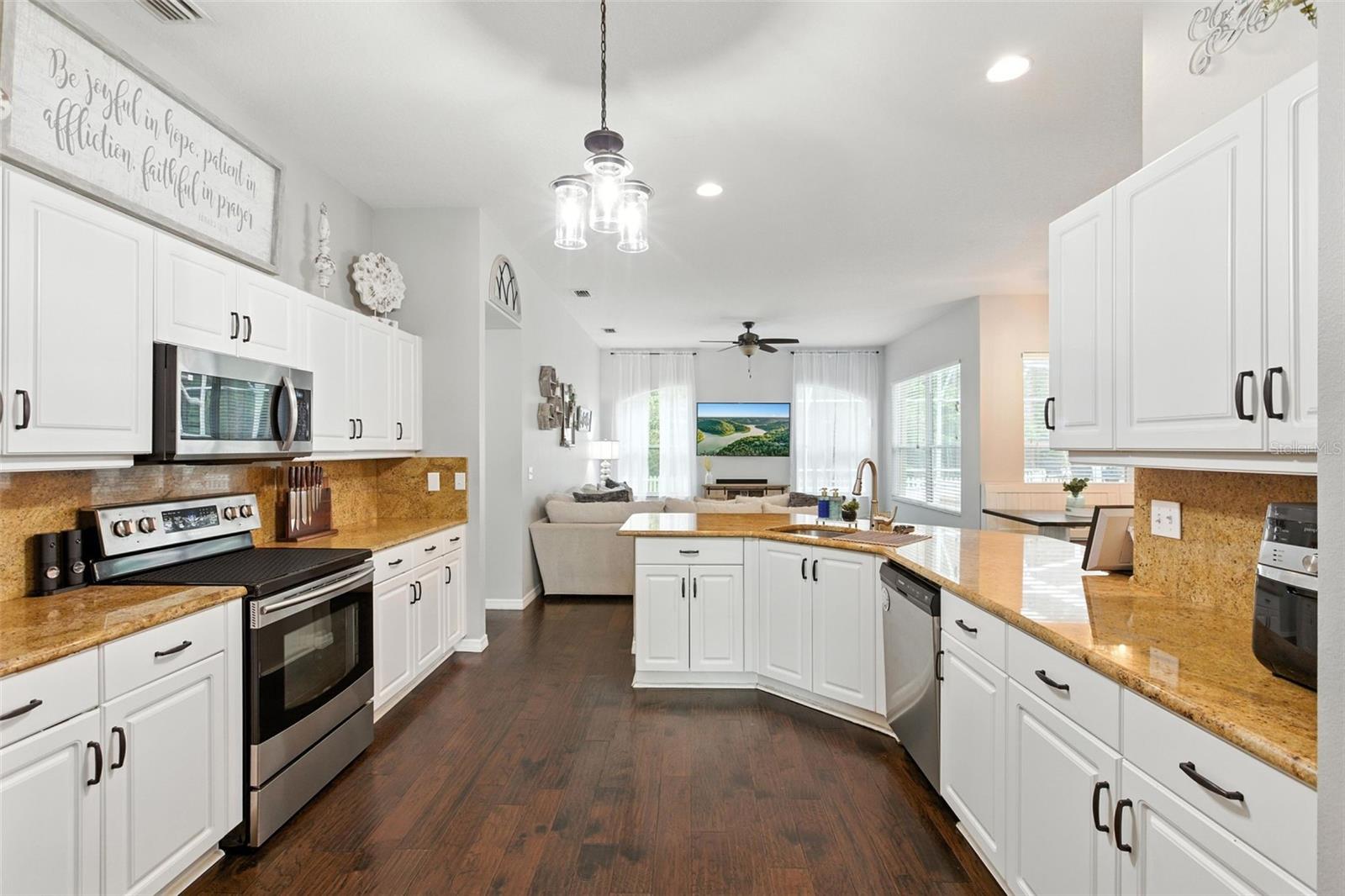 WATERS EDGE PH 10 - Residential