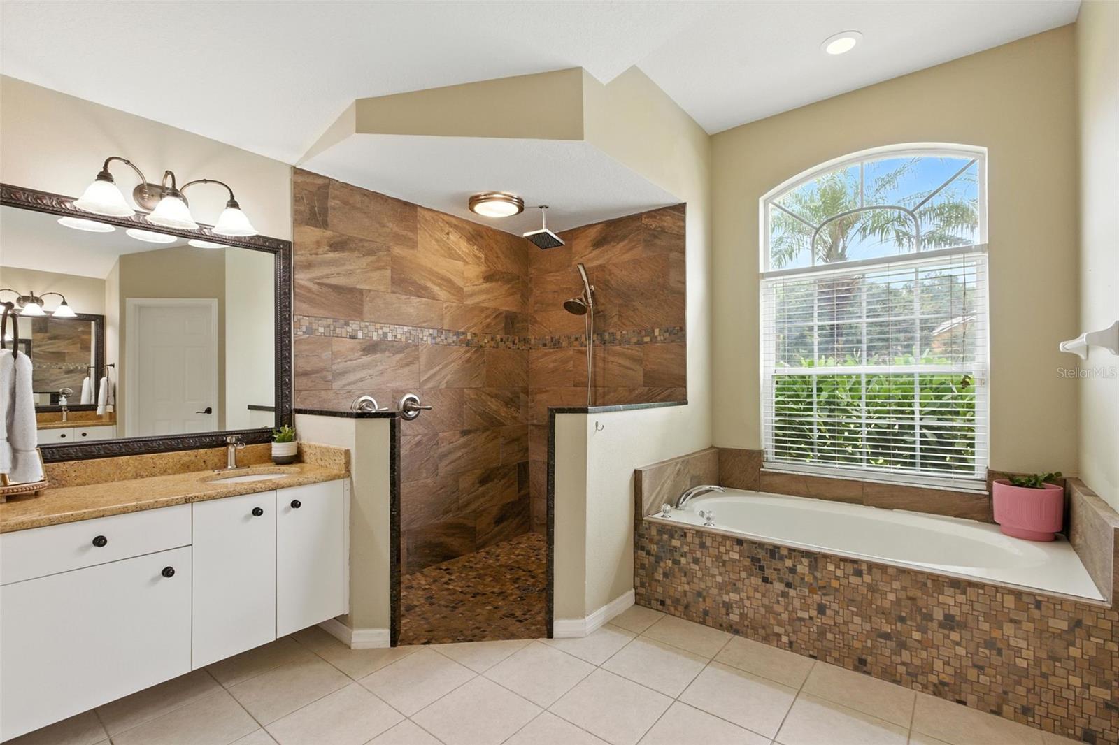 WATERS EDGE PH 10 - Residential