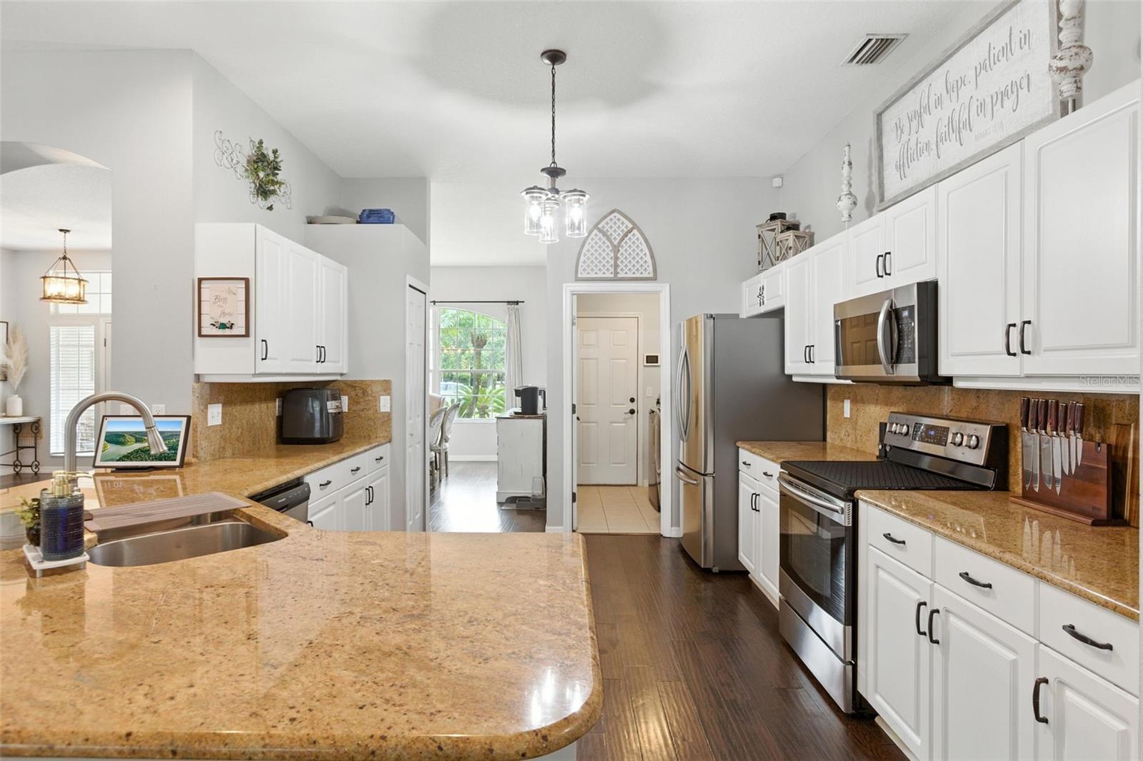 WATERS EDGE PH 10 - Residential