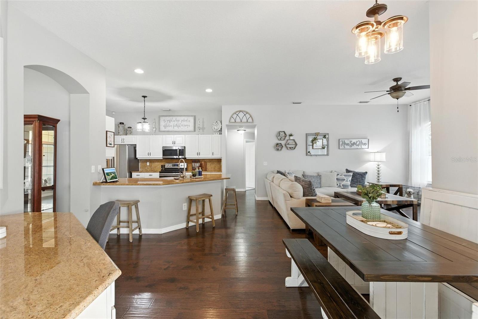WATERS EDGE PH 10 - Residential