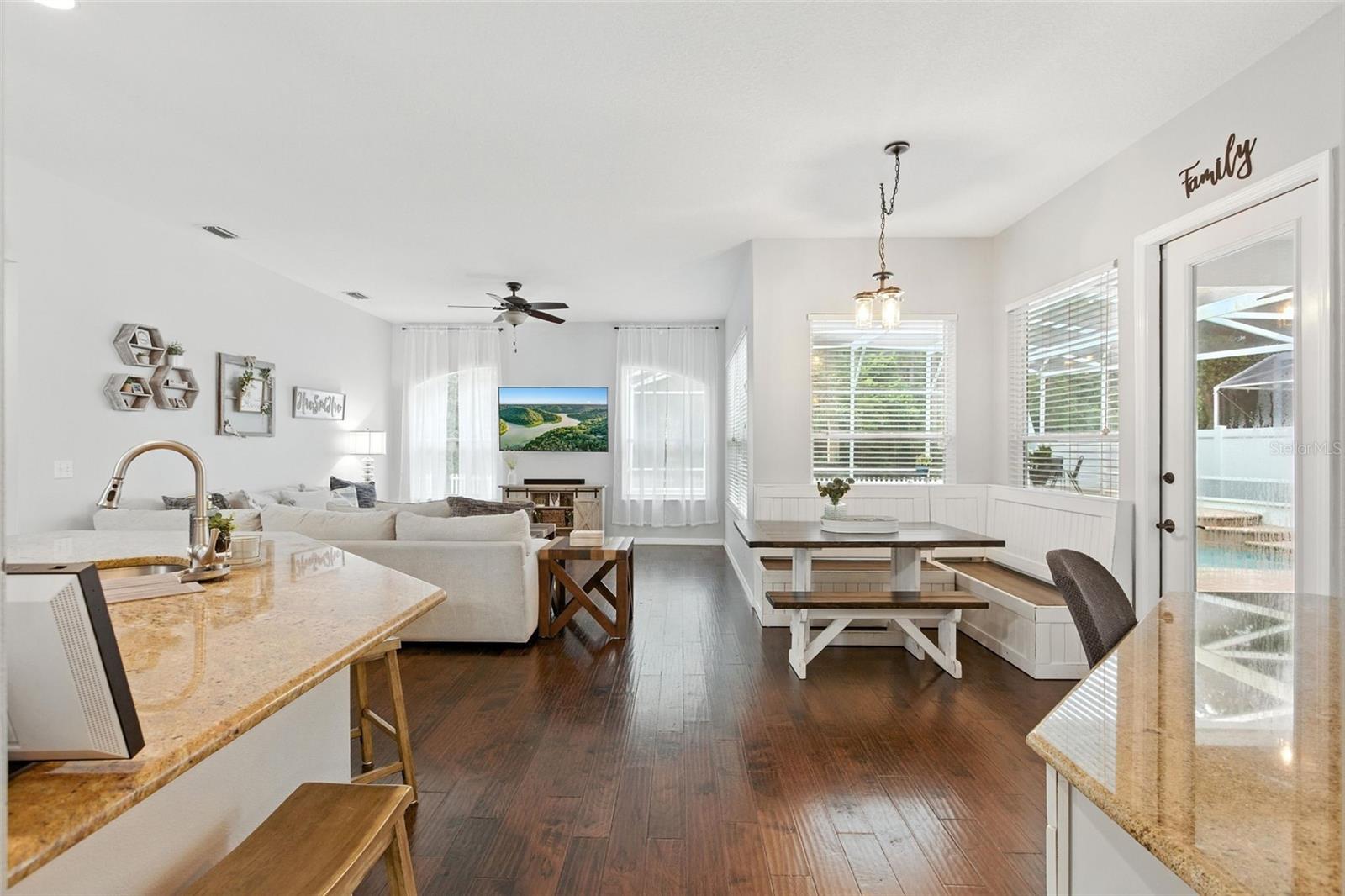 WATERS EDGE PH 10 - Residential