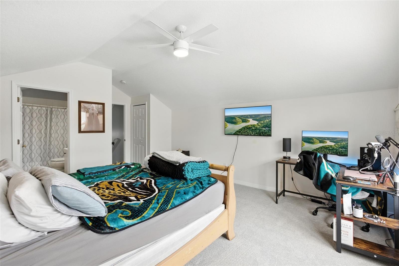 WATERS EDGE PH 10 - Residential