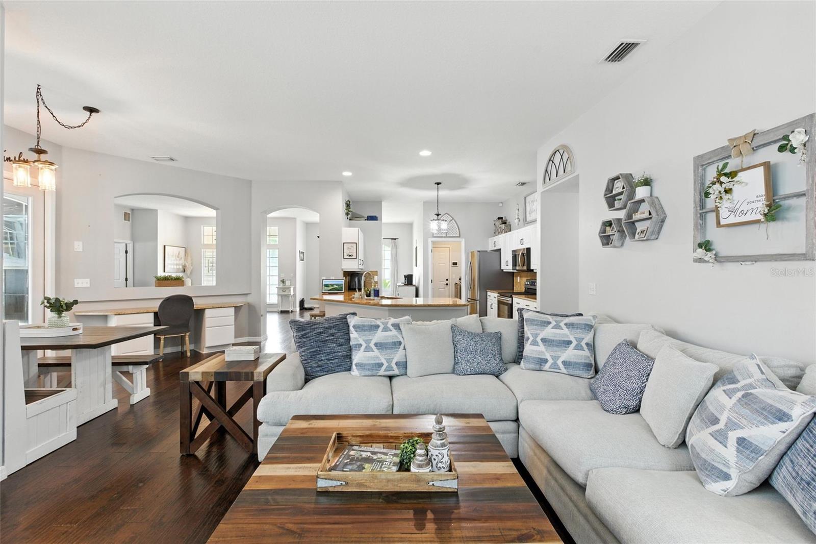WATERS EDGE PH 10 - Residential