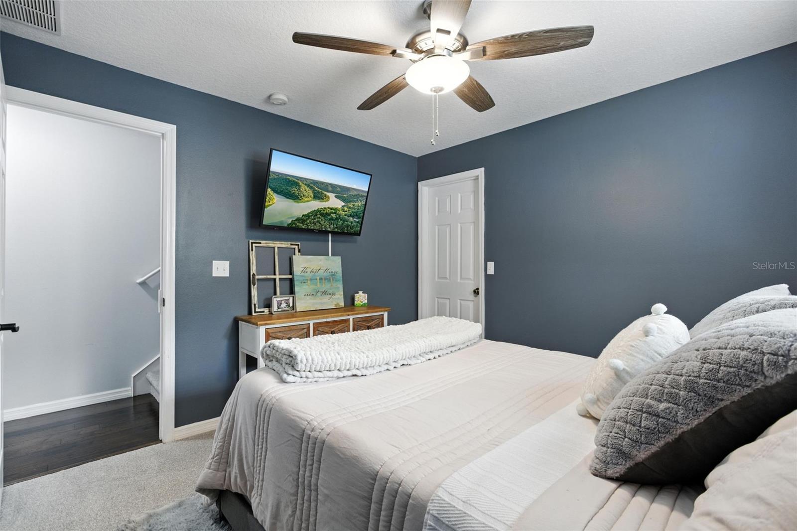 WATERS EDGE PH 10 - Residential